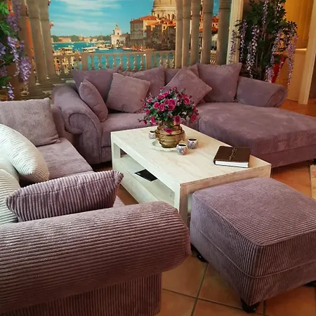 Whirlpool Venezia شقة *